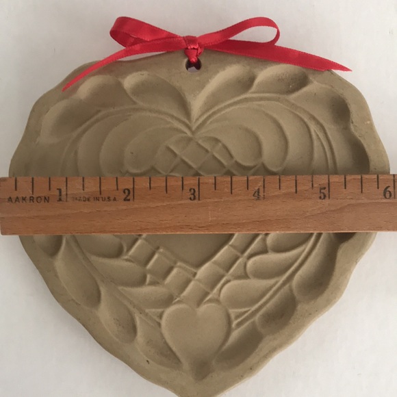 Heart Shaped Brown Bag Cookie Mold 1988 Valentines - Picture 3 of 3